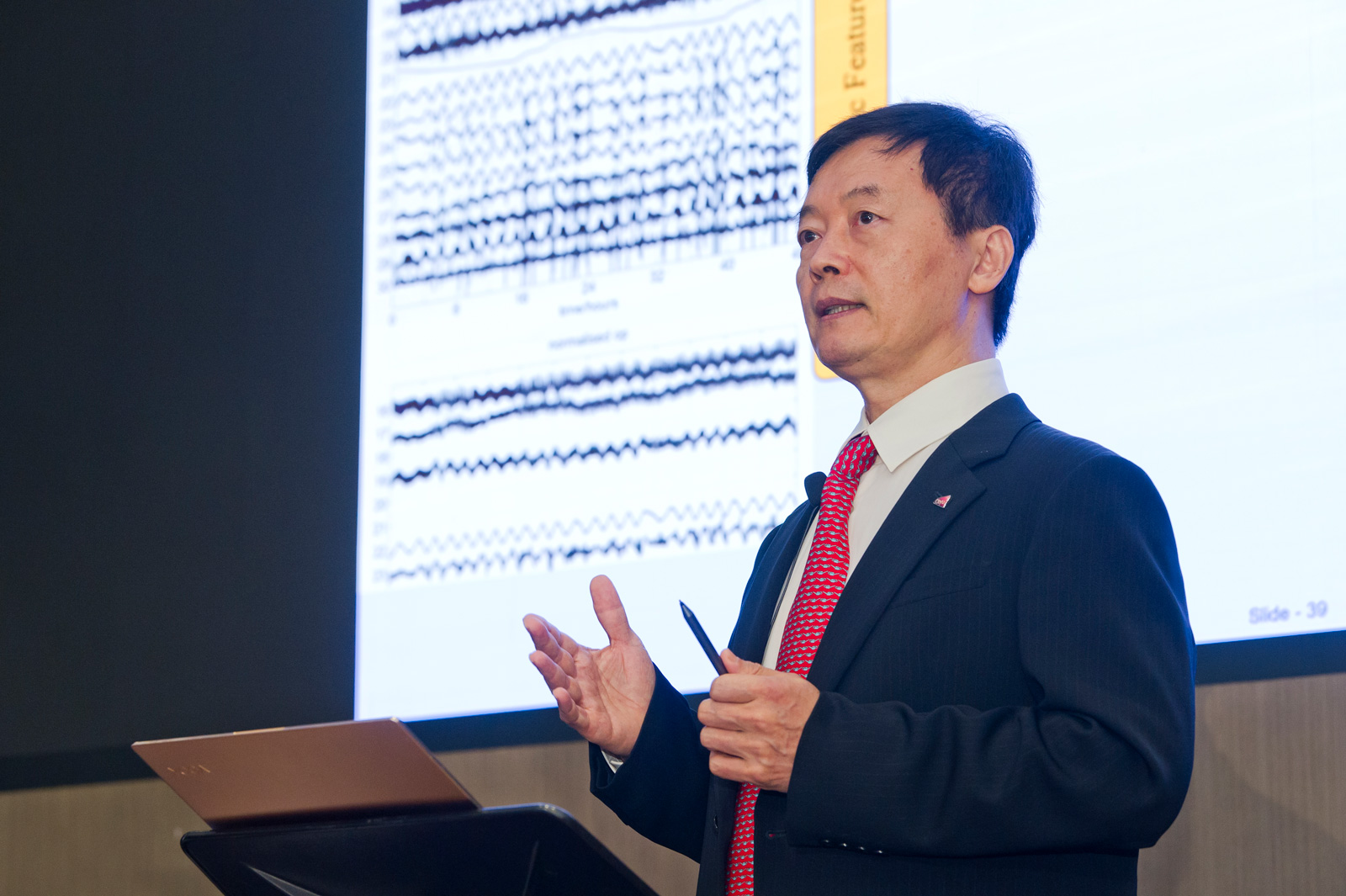Professor Qin speaks at the latest instalment of the President’s Lecture Series: Excellence in Academia